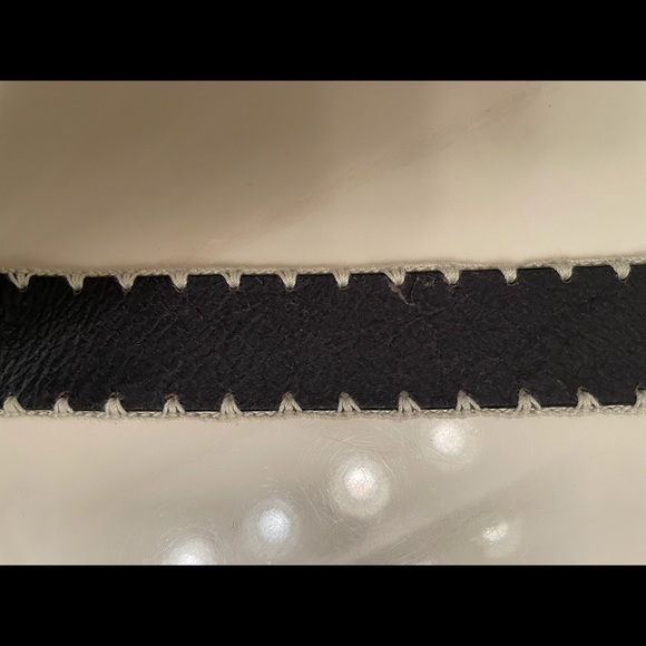 Michael Kors belt with stitching details - Picture 3 of 6